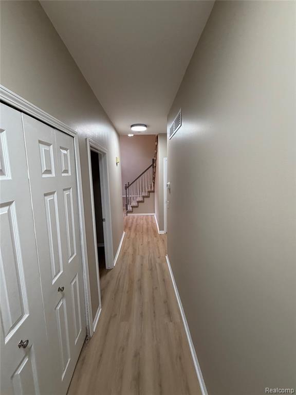 Building Photo - 27424 Rosewood Ct