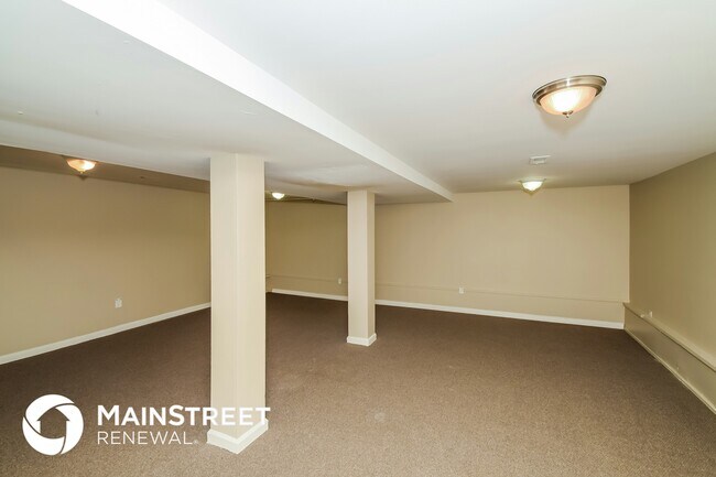 Building Photo - 8316 9th Ave S