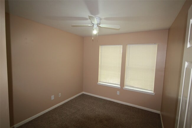 Building Photo - 6418 Mountain Pines Ln