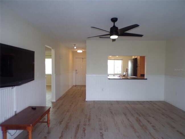 Building Photo - 1335 Mineo Dr