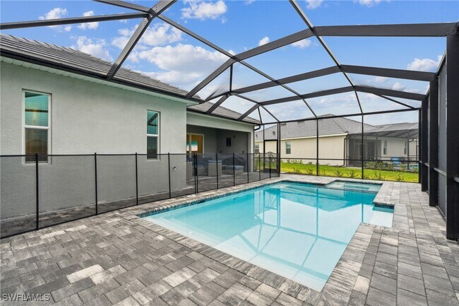 Building Photo - 15060 Pinehurst Ln