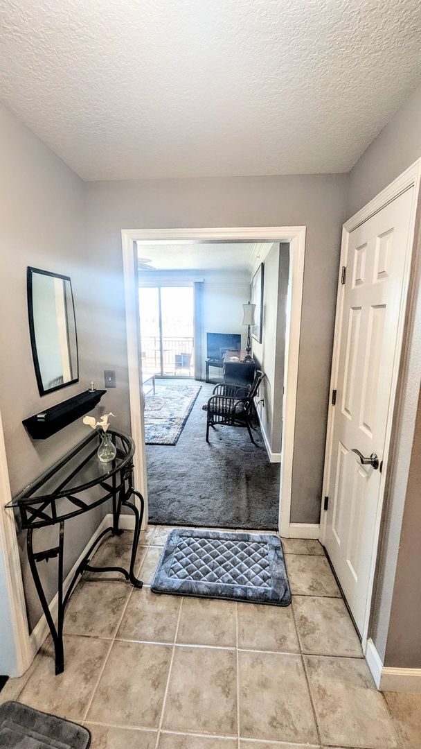 Building Photo - Annual (furniture Optional) furnished/Seasonal/short term 2 bedroom 2 bath In the Renaissance