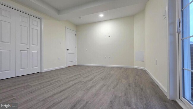 Building Photo - 115 Lexington Pl