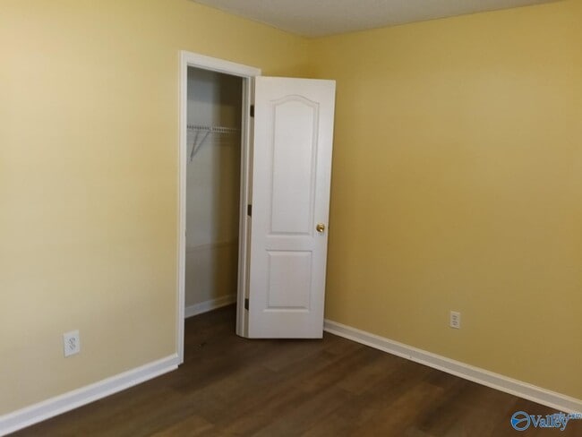 Building Photo - 217 Falcon Ridge Dr