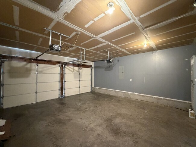 Building Photo - 5505 SW 149th Ave