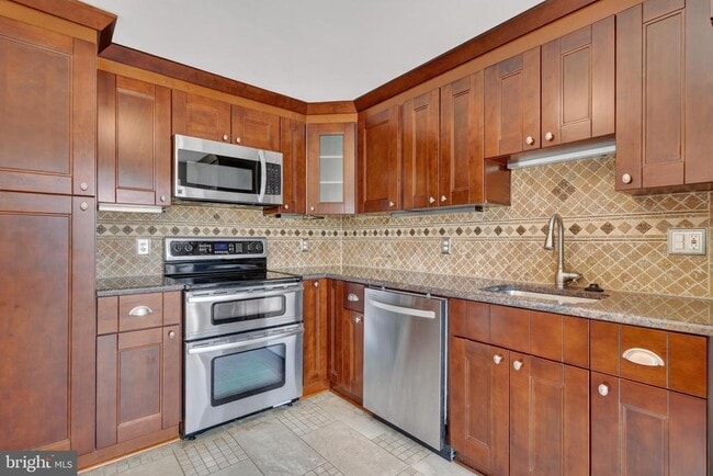 Building Photo - 6453 Linleigh Way