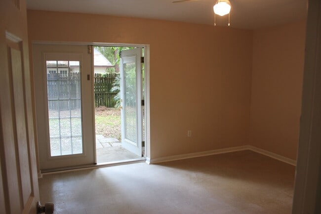 Building Photo - 7011 SW 17th Pl