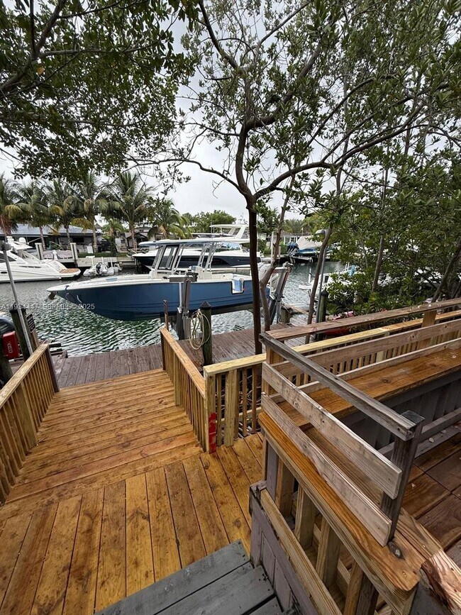 Building Photo - 2408 NE 135th St