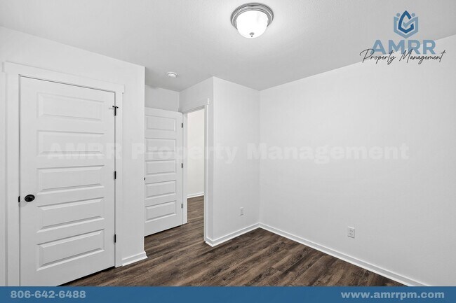 Building Photo - Charming 4-Bedroom Home – Space, Style, an...