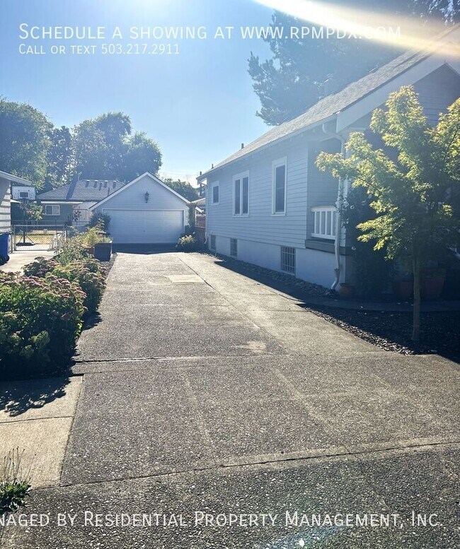 Building Photo - 2242 SE 44th Ave