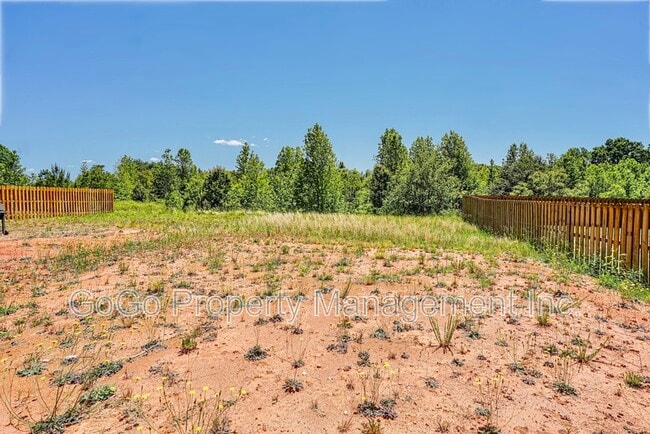 Building Photo - 417 Wagon Trail