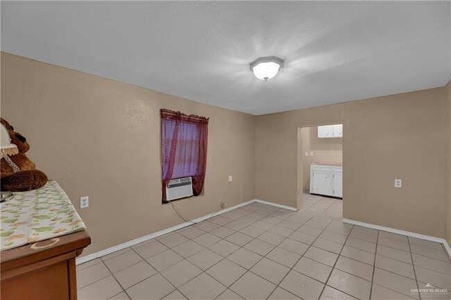 Building Photo - 1814 Mimosa St