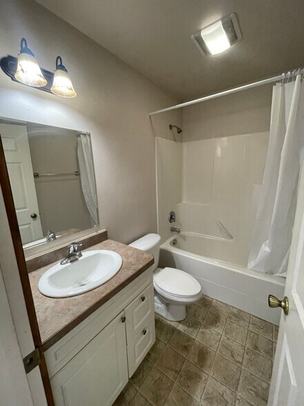 Building Photo - 1429 11th St W