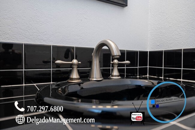 Building Photo - Benicia! Large two bedroom, two and half b...