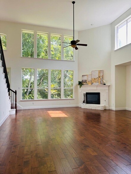 Building Photo - 812 Brookwater Dr