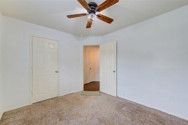 Building Photo - 14027 Coveney Dr