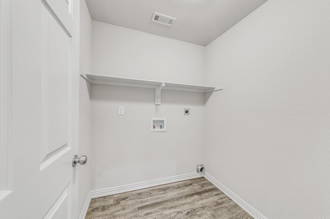 Building Photo - 1604 Lil Larry Dr