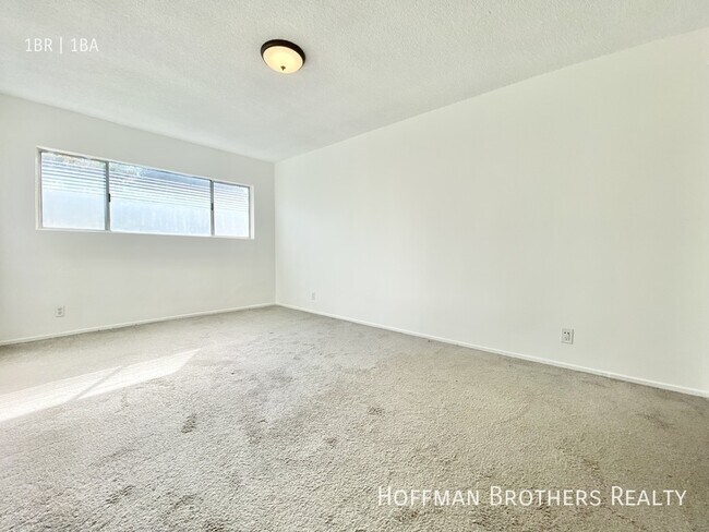 Building Photo - 915 N Spaulding Ave