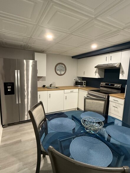 Building Photo - 2228 E Main St