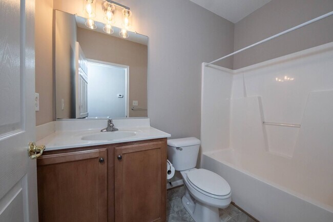 Building Photo - 1003 Rustads Cir