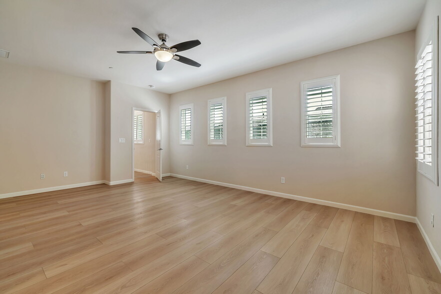 Building Photo - 3343 Vittoria Loop