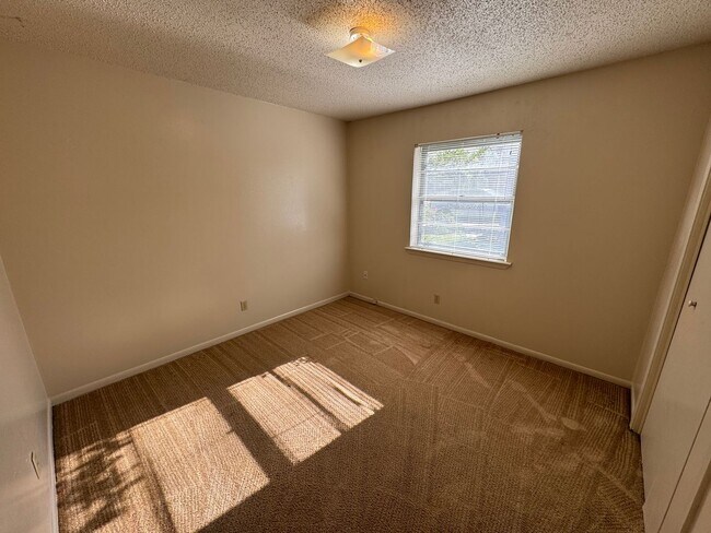 Building Photo - 3-Bedroom House for Rent in Copperas Cove