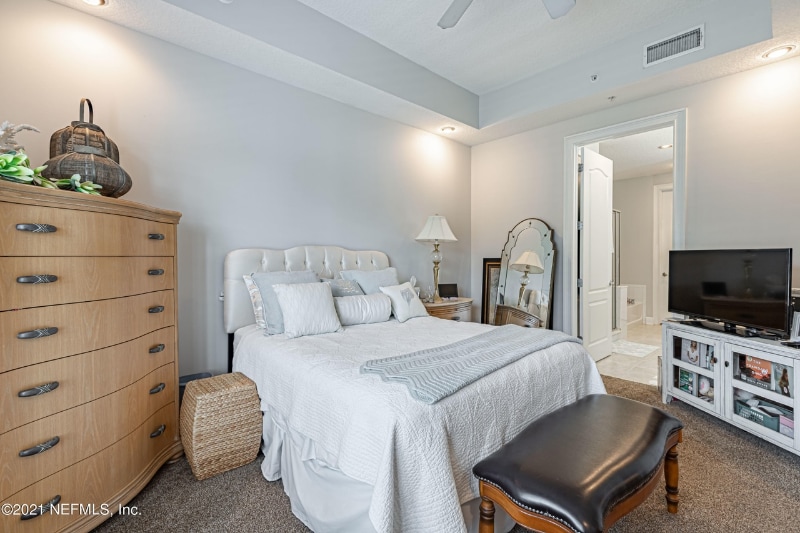 Building Photo - 4300 S Beach Pkwy