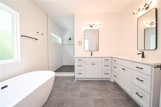 Building Photo - 13734 Canal St