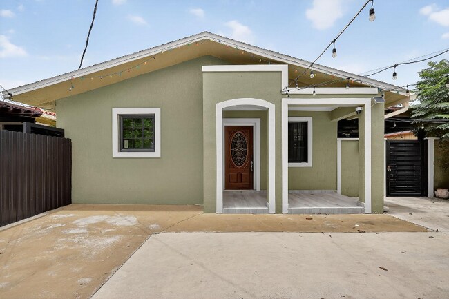 Building Photo - 2061 NW 27th St