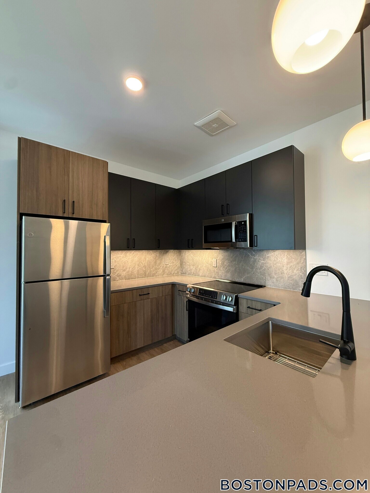 Building Photo - 199 Gardner St