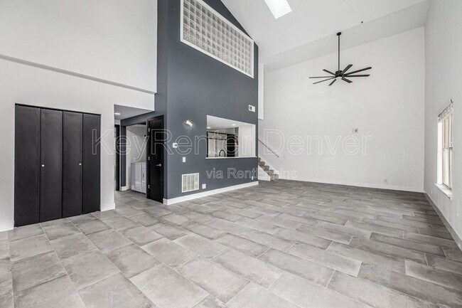 Building Photo - 837 E 17th Ave