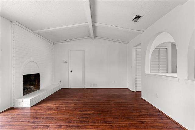 Building Photo - 2804 Royal Oaks Dr