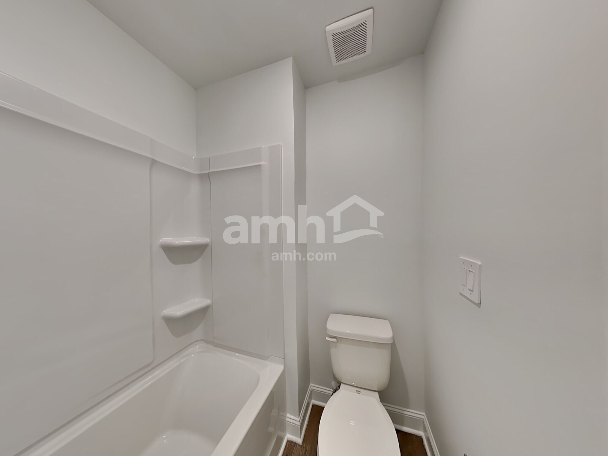 Building Photo - 305 Golucke Way