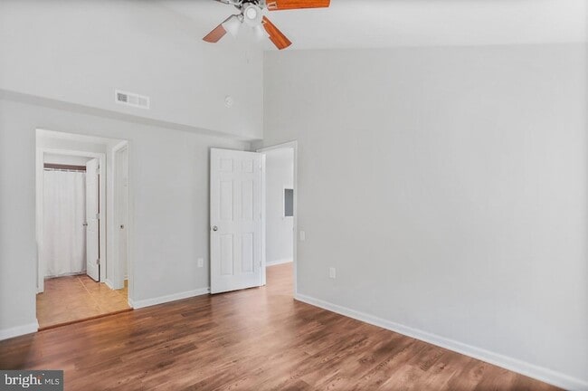 Building Photo - 1523 Kensington Dr