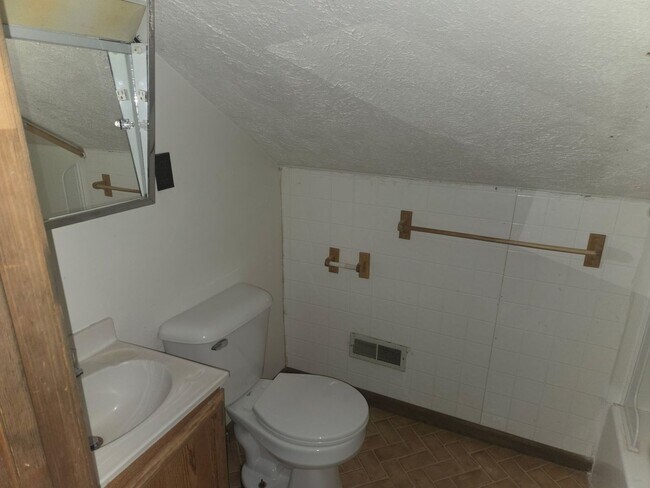 Building Photo - 327 S Talley Ave