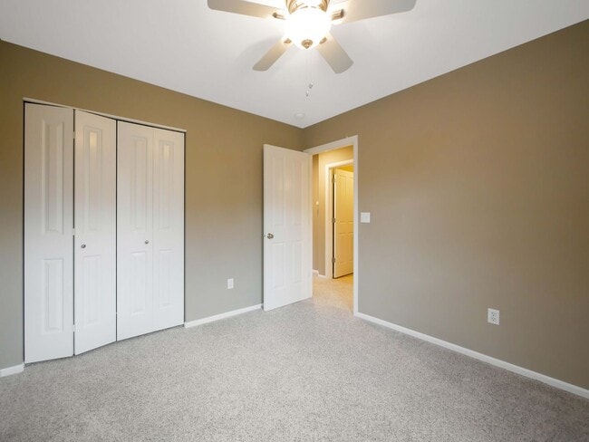Building Photo - 3 Bed and 2.5 Bath Stunning Single-family ...