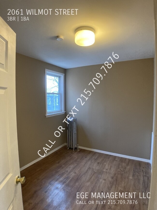 Building Photo - 2061 Wilmot St