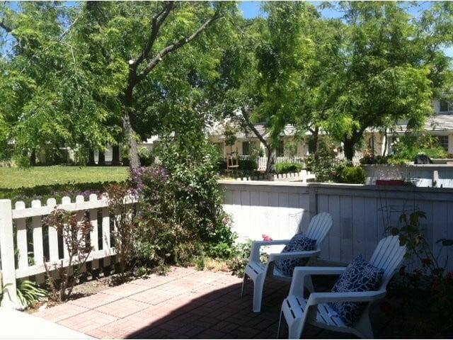 Building Photo - COMING SOON! $3,500 / 3BR - 1383 S.F. GORG...