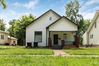 Building Photo - 4 bed, 3 bath