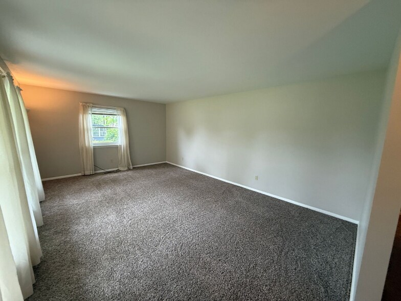 Building Photo - 4221 Lynwood Ct
