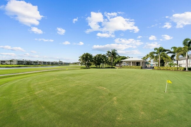 Building Photo - 716 Flanders S