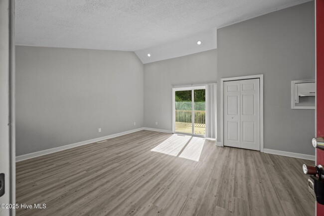 Building Photo - 125 Pirates Rd