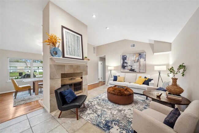 Building Photo - 1309 Martin St