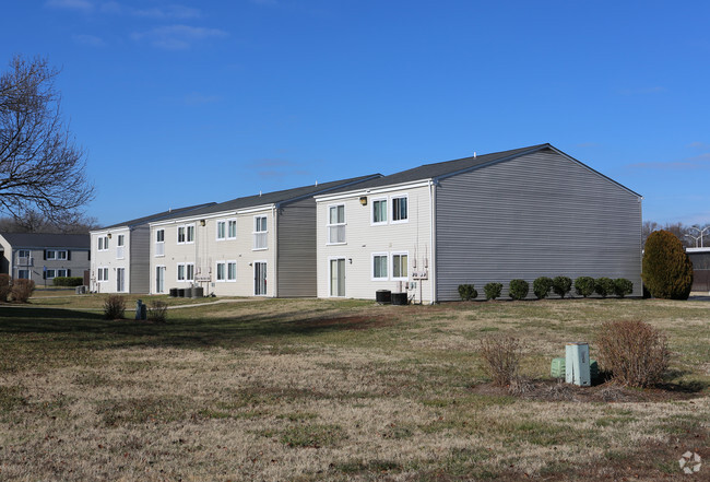 Building Photo - Village Green