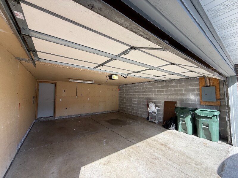 Building Photo - 14357 Estates Ave