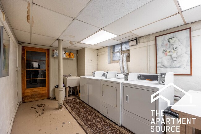 Building Photo - 3605 N Damen Ave