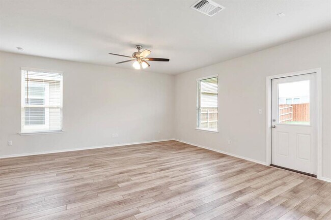 Building Photo - 116 Fiery Skipper Ln