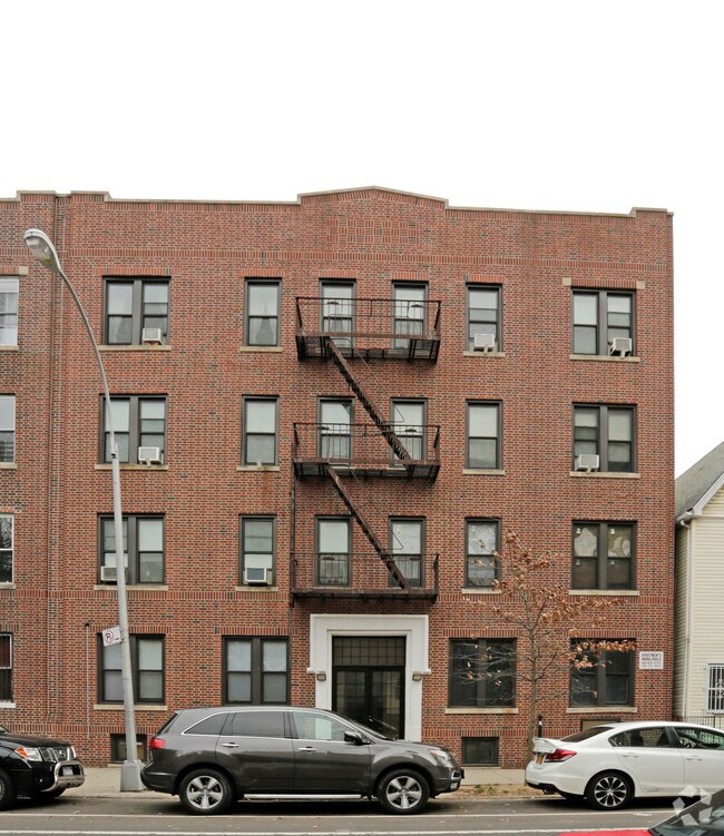 Building Photo - 2585 36th St