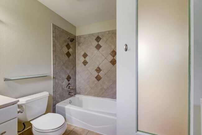 Building Photo - 4527 Avenue B