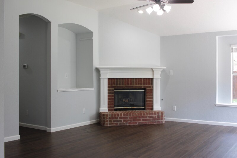 Building Photo - 3605 Villanova Dr